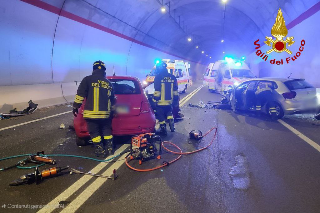 Fabriano - Frontale in galleria: due feriti soccorsi dall’eliambulanza